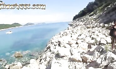 Kiki Minaj: Risky Interracial Beach Bang in Croatia