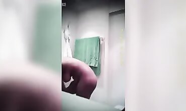 African de nubile ans sous la douche Partie 3