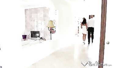 Kendra Lust and Holly Michaels in a Mature Threesome