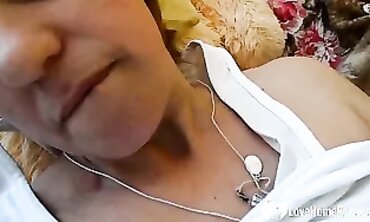 Sweet MILF Uses Wand Vibrator For Solo Satisfaction
