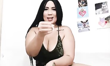 Latina Idolizes Her Thick Ass With Oil JOI