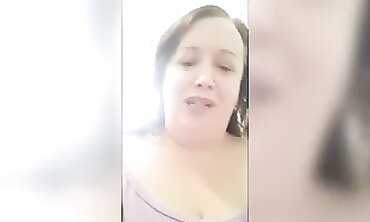 Andie Stewart Gives a Chubby MILF Phone Session