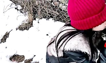 Risky Public Blowjob With Tummy Cumshot