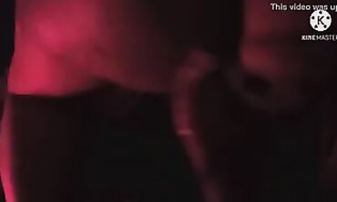 Me regala su rico booty.