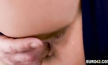 Meat-Lover MILF Gives A Sensual Blowjob And Gets Creampied