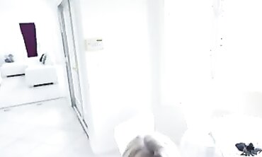 B-day gifts of a brilliant ash-blonde mommy