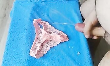 Valentine's Gift - Step-Mother Gets Facial From Her Stepson In Lingere