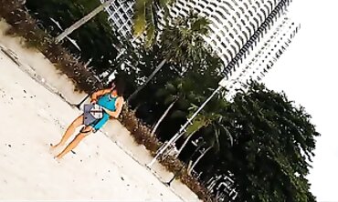 Upskirt NO LINGERIE n CULO BUTT-PLUG Injection on OUTDOORS Miami Fashion Beach