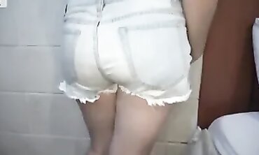 Making enjoy into a motel with a superb oriental pussy with gullet