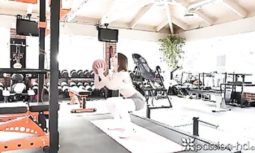 enthusiasm-hd sweat-soaked kinky gym exercise smashing