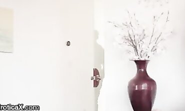 EroticaX -hoes Dares the Gardener to Torn up her or Shut Up
