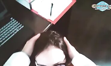 Was mein Chef mit meiner Muschi gemacht hat
