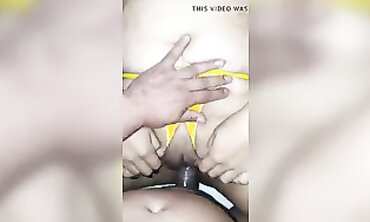 Tanga abierta amarilla