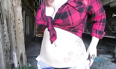 ginger AllieBay Inwards Barn Inwards Plaid T-shirt Daisy Duke