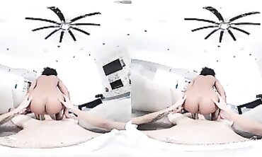 VR FUCKERS Solid Lesson of Hard-core Lovemaking with Dark-hued cougar VR Porno