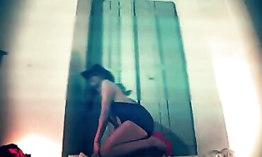 Hot MILF Gives Sensual Erotic Hand Job & Facial