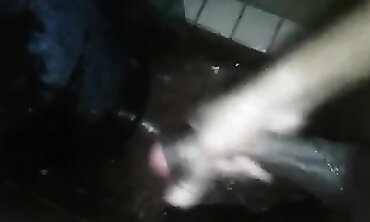 Masturbandome en el baño mientras me baño