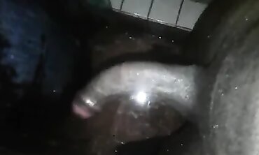 Masturbandome en el baño mientras me baño