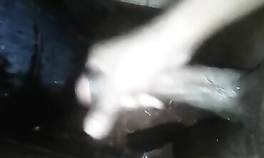 Masturbandome en el baño mientras me baño