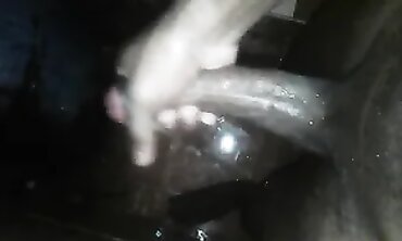 Masturbandome en el baño mientras me baño
