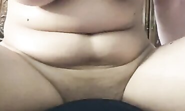 اختار لون القميص اللى عايزنى اتناك بيه what do you like to