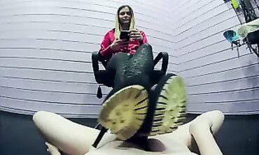 Some stomping for human-footmat