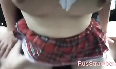 Schoolgirl bitch gets torn up into a camper/Школьница секс в машине