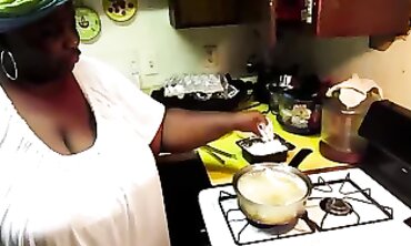 CRISPY FRIED CHICKEN