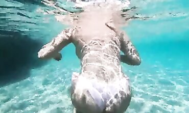Public Beach Voyeur Fetish - Girl With Big Butt Plays in Public with Anal Beads