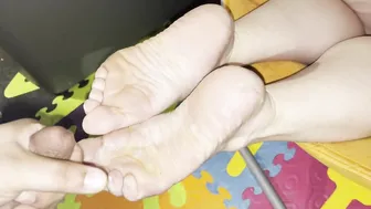 My ex-wifes puckered feet compilation (cum shots)