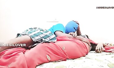 देसी स्लिम और बड़ी गांड़वाली कडक आंटी का बॉयफ्रेंड के साथ सेक्स