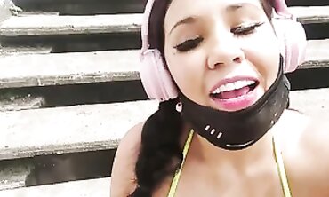 Kittydiamond Fue Retada a Masturbarse En un Lugar Publico Mientras Patina En