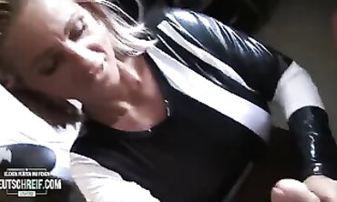 Mummy gelutscht und mit jungem Bore gefickt