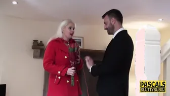 Hefty Breasted Platinum-blonde Obedient inwards Stocking
