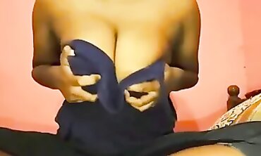 Sri Lankan Ashawari Deep throating Off Tits - දෙවෙනි ඉනිම නිදි නේනා එකට තන්