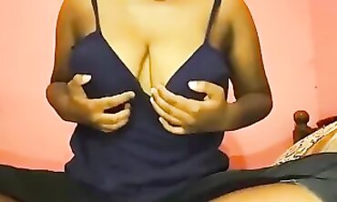 Sri Lankan Ashawari Deep throating Off Tits - දෙවෙනි ඉනිම නිදි නේනා එකට තන්