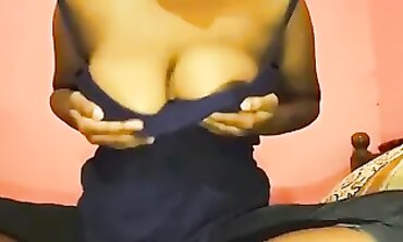 Sri Lankan Ashawari Deep throating Off Tits - දෙවෙනි ඉනිම නිදි නේනා එකට තන්