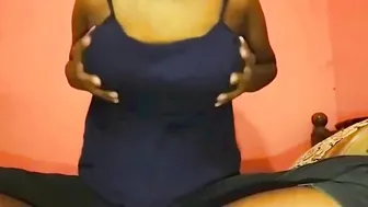 Sri Lankan Ashawari Deep throating Off Tits - දෙවෙනි ඉනිම නිදි නේනා එකට තන්