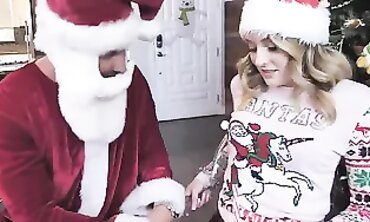 Christmas Surprise! Step-Stepsister's Super-fucking-hot Bounty to Her Step-mom & Father in Threeway