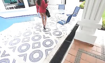 Mansion Seller Tempts me to make the Sale