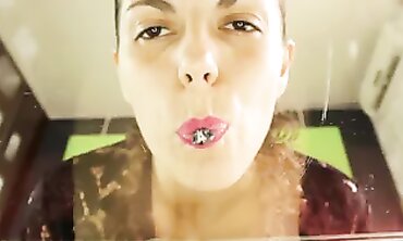 Giantess Julia V Earth is slurping diminutive fellow