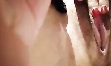 巨乳熟女自慰，水多，够骚，特别会玩的熟女