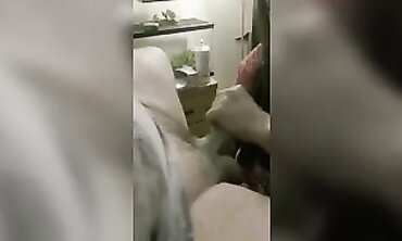 Soiree ladies wanking me off on her face