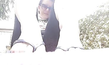Nicoletta Today makes you glance at her Sweat-soaked Toes inwards a Outdoors