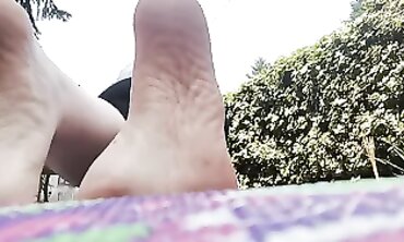 Nicoletta Today makes you glance at her Sweat-soaked Toes inwards a Outdoors