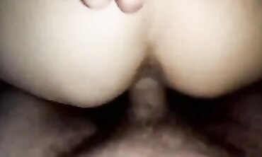 Hot MILF Uses Handcuff Bondage to Tease Her Lover's Eyes Before Intense Sex
