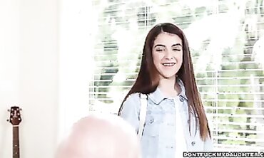 Vanesssa-Phoenix Seduces Stepdad And Gets A Hardcore Facial