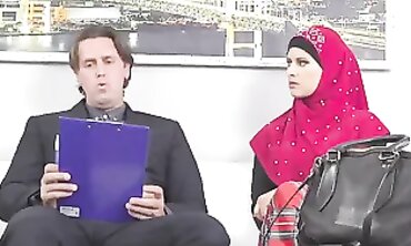 Dutch Attorney's Legal Thriller - Client Picks Up A Hot Islamic Babe