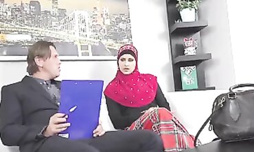 Dutch Attorney's Legal Thriller - Client Picks Up A Hot Islamic Babe