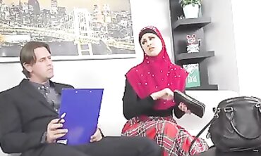 Dutch Attorney's Legal Thriller - Client Picks Up A Hot Islamic Babe
